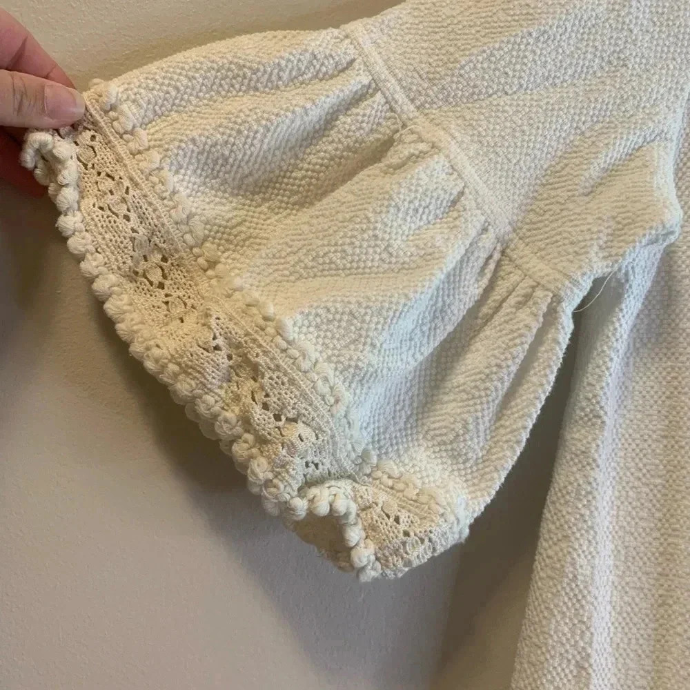 Sara Campbell Textured with Crochet details - Picture 2 of 5